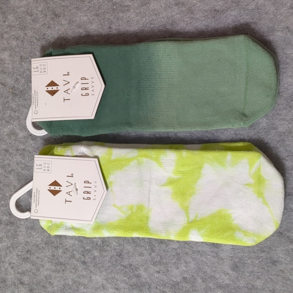 Tavi Active Savvy Grip Lot Of 2 Women Socks (Pilates Barre) Size Large NWT - Picture 1 of 9